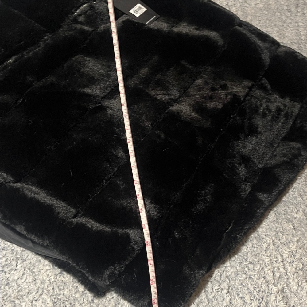 Adrienne Landau Black Faux Fur Cape - Picture 11 of 12